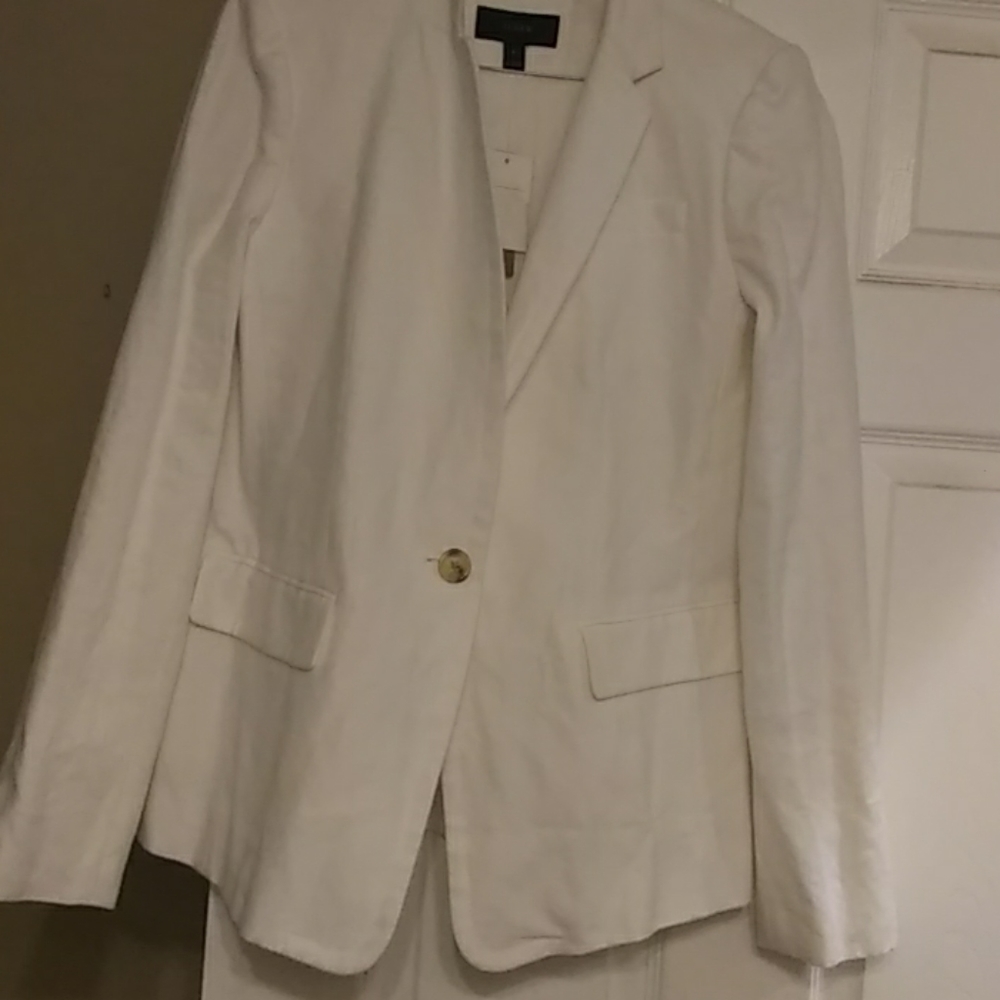 Women's. Off white blazer